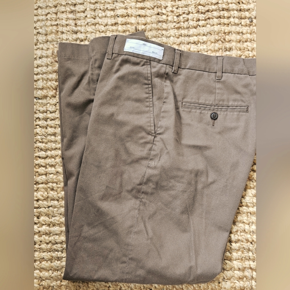 Mens authentic UPS brown pants 36x31‎ like new condition